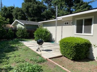 Room for $1165 (1.8mi from campus) 4