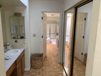 Beautiful and Spacious Room in Gorgeous Belmont. June 15 - Dec 1 3