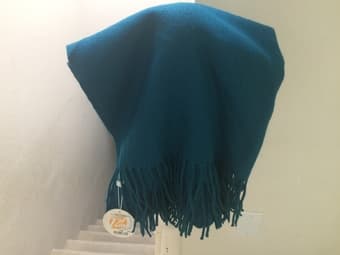 Women's shawl 1