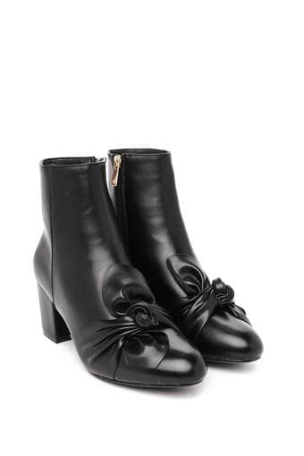 Clothes & accessories from UO, Nastygal, Tobi etc. at insane prices 1