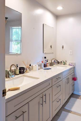 3 Bed / 2 Bath House near Woodside Plaza and 280 3