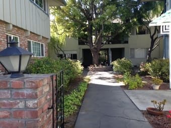 FEMALE housemate, 3BR/3BA Menlo Park,10-min bike to campus, July start 1