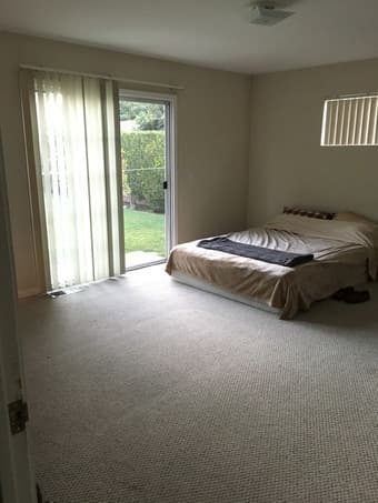 216ft2 Master Bedroom with bathroom, closet near Castro caltrain 1