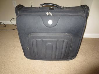 Rolling garment bag 1