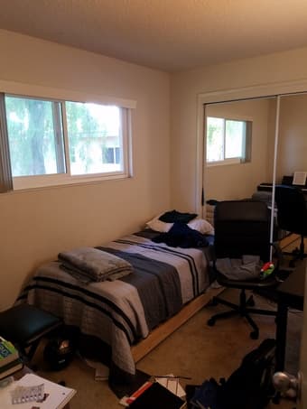 1 Bedroom in 3 Bedroom Apt.  Shared bathroom 2