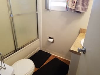 1 Bedroom in 3 Bedroom Apt.  Shared bathroom 4