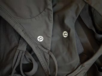 Lululemon Fast Track Tank and Bra - Black - Both in Size 6 4