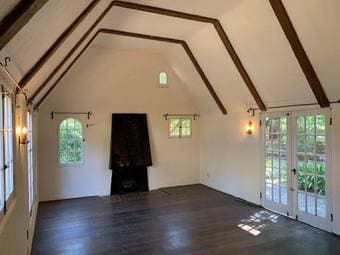 LOOKING FOR 2 ROOMMATES FOR GORGEOUS HOUSE IN DOWNTOWN PA 4