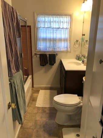 2 brs available in 3br, 1ba house in Menlo Park 4
