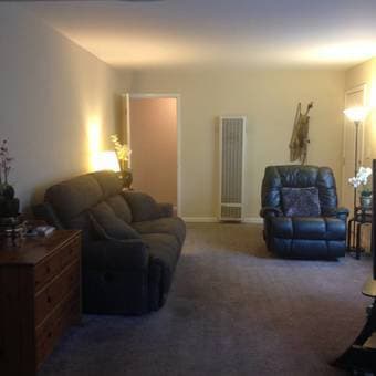 Nice room for rent in well-kept complex in Menlo Park 2