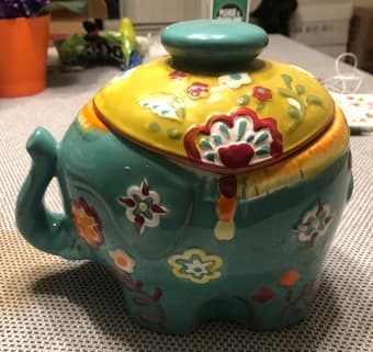 Cookie/candy jar elephant 1