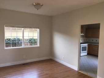 East Palo Alto studio, large kitchen, includes internet & utilities 1