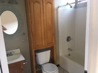 East Palo Alto studio, large kitchen, includes internet & utilities 2