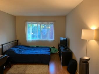 Master bedroom with private bathroom and walk-in closet in Palo Alto 1