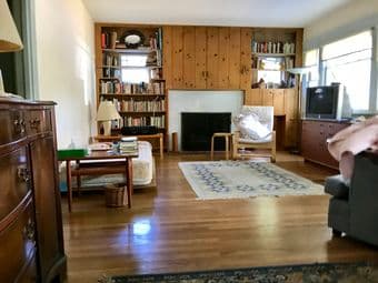 Whole unit,1 bdr, kitchen, living room, 20 min walk to campus 1