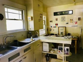 Whole unit,1 bdr, kitchen, living room, 20 min walk to campus 2