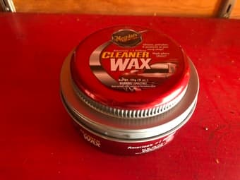 Scratches in your car? Remove them with wax for free! 1
