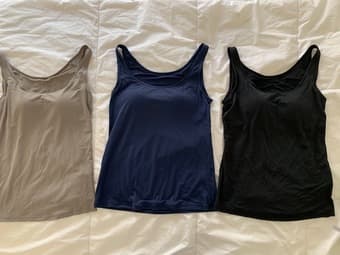 Uniqlo Built-in Bra Airism Tank Tops (Small) 1