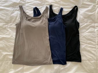 Uniqlo Built-in Bra Airism Tank Tops (Small) 2