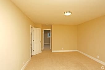 Mountain View 2b2b中主卧招租 3