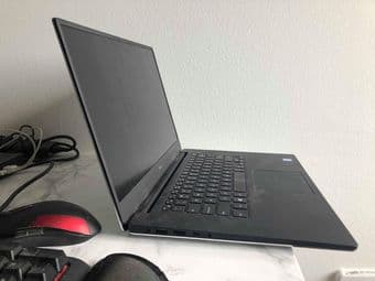 Dell XPS 15 9570 3