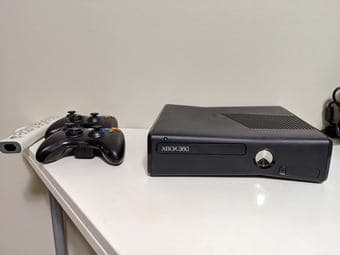 Xbox 360 Console with 2 Controllers and Remote 1