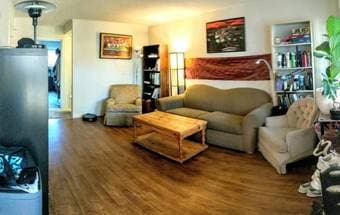 1 bedroom in 3 Bed Apt in Mountain View; Shared bathroom 3