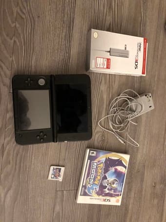 3ds xl console + smash + Pokémon moon + Pokémon Y 2