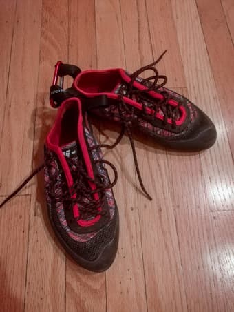 Climbing shoes, size 6 1