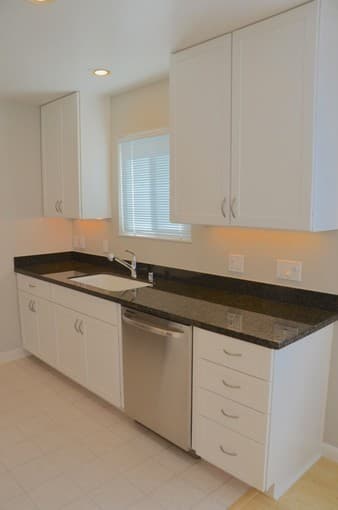 Master bedroom available in 2BD 1BA in Menlo Park! 3