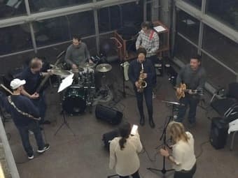 Drummer needed for weekly on-campus jam; tasteful beginners OK 1