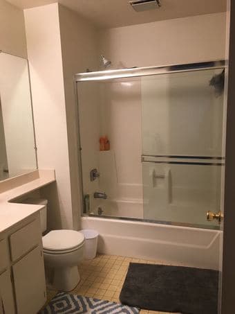 1 Bedroom Apartment off California Avenue! 4