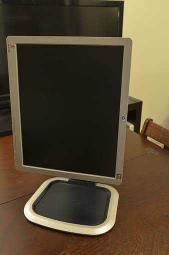 17" LCD monitor 2