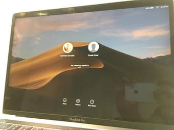 MacBook Pro 13" 3.1 GHz Intel Core i5 8GB Ram 256GB SSD 3