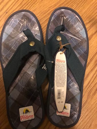 Pendleton Men's 12 flip flops - $15 1