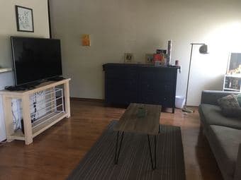 1 Bedroom Apartment (900 sq ft) off California Avenue! 1