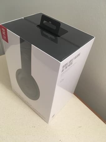 NEW: Beast Studio3 Wireless Headphones -gray- (unopened) 3