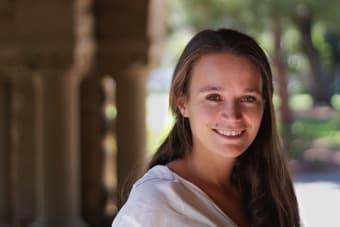 Professional HEADSHOTS for LINKEDIN, Resume or Dating Apps! 1