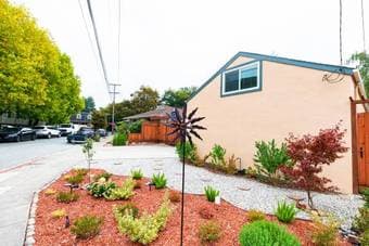 Burlingame Bungalow! Great walking distance location 1