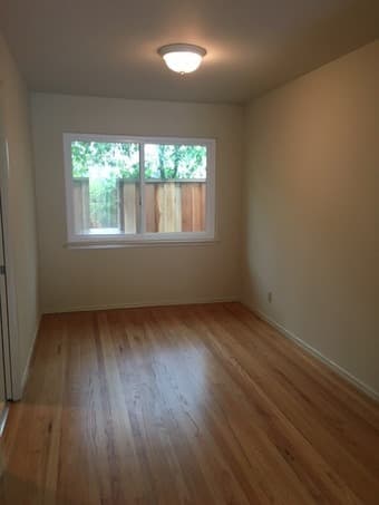 Look for a female roommate in a spacious 2B1B apartment in Menlo Park 4