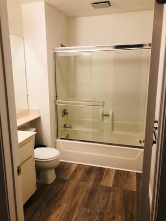 1 Bedroom Apartment off California Avenue! 2