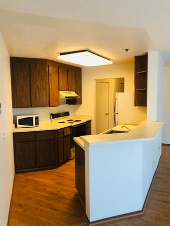 1 Bedroom Apartment off California Avenue! 3