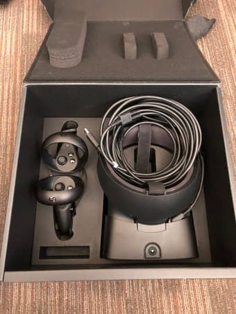 Like New Oculus Rift S 1
