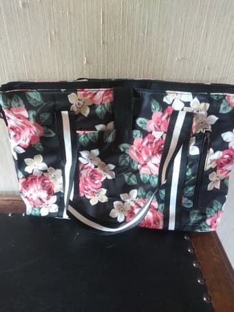 New Laptop tote bag with USB port 1