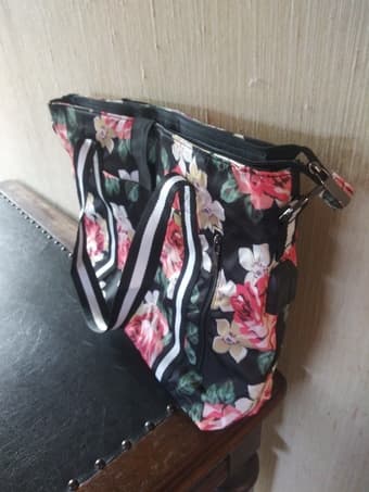 New Laptop tote bag with USB port 2