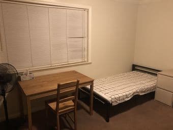 Menlo Park 2B1B卧室出租，位置好，房间大，水电网全包，拎包入住！ 2020年1月1日起租 2