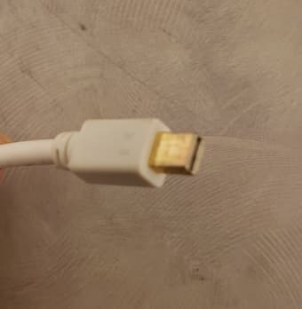 DVI to lightning bolt (mini display port) adapter 2