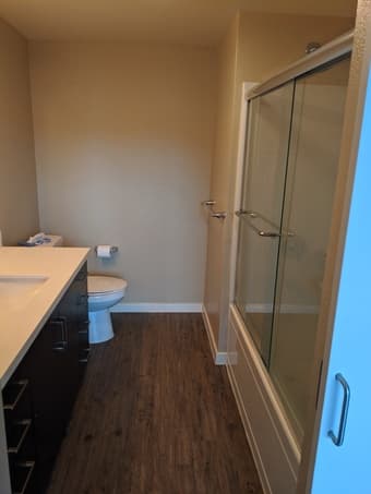 1b/1ba in 2b/2ba, located conveniently in Redwood City downtown 2