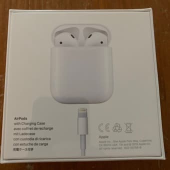 Apple AirPods with Charging Case 2