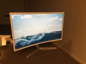 32-Inch Samsung Curved Monitor $150 OBO (Perfect Condition) 1